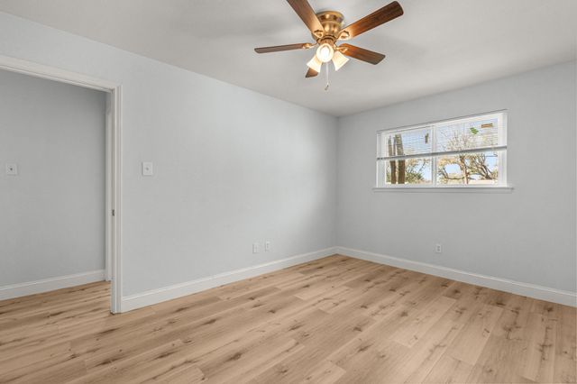1129 Irwin Drive, Hurst, TX 76053