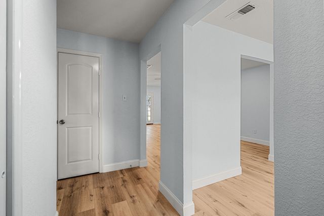 1129 Irwin Drive, Hurst, TX 76053