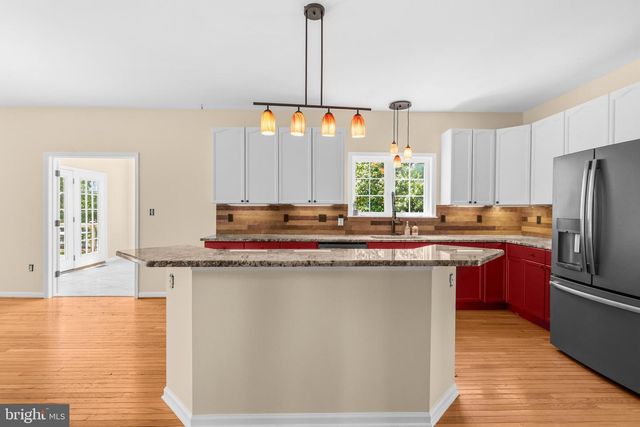300 SPRUCE HILL WAY, Charles Town, WV 25414