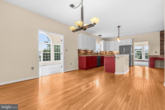 300 SPRUCE HILL WAY, Charles Town, WV 25414