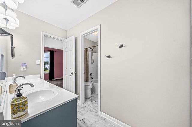 300 SPRUCE HILL WAY, Charles Town, WV 25414