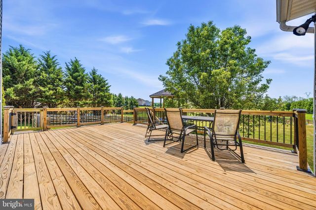 300 SPRUCE HILL WAY, Charles Town, WV 25414