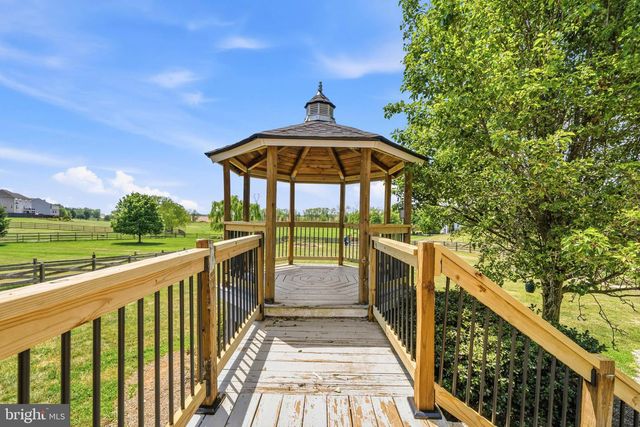 300 SPRUCE HILL WAY, Charles Town, WV 25414