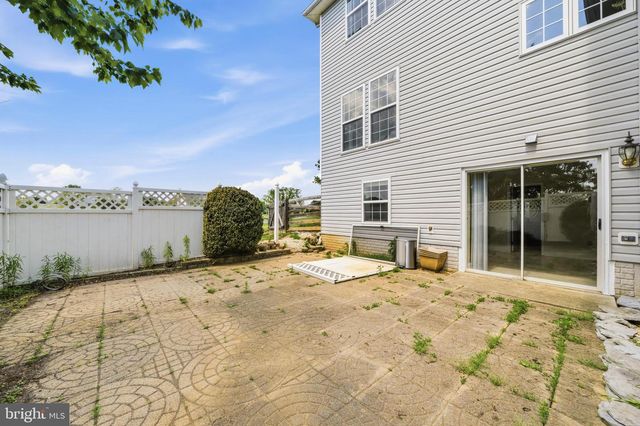 300 SPRUCE HILL WAY, Charles Town, WV 25414