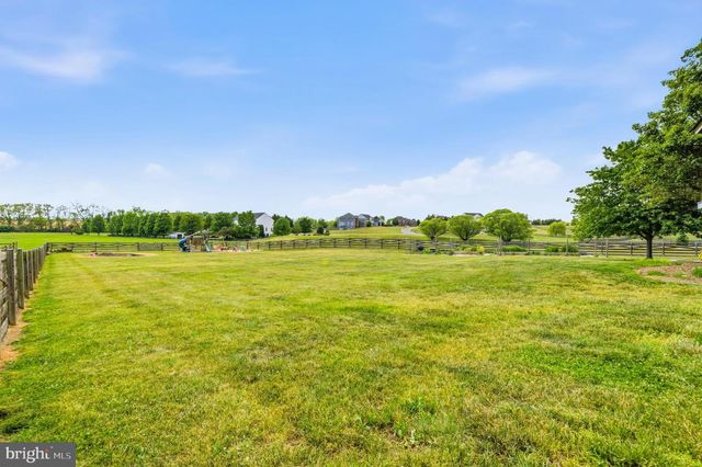 300 SPRUCE HILL WAY, Charles Town, WV 25414
