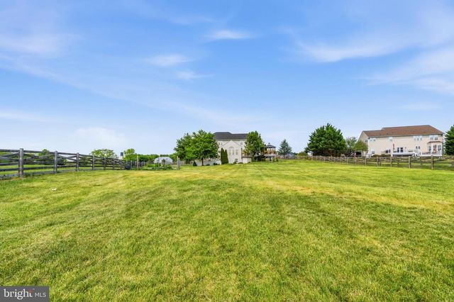300 SPRUCE HILL WAY, Charles Town, WV 25414