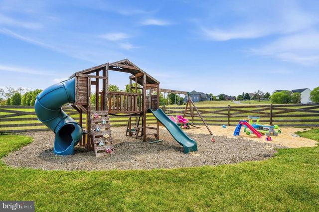 300 SPRUCE HILL WAY, Charles Town, WV 25414