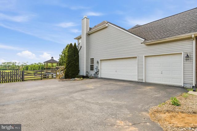 300 SPRUCE HILL WAY, Charles Town, WV 25414