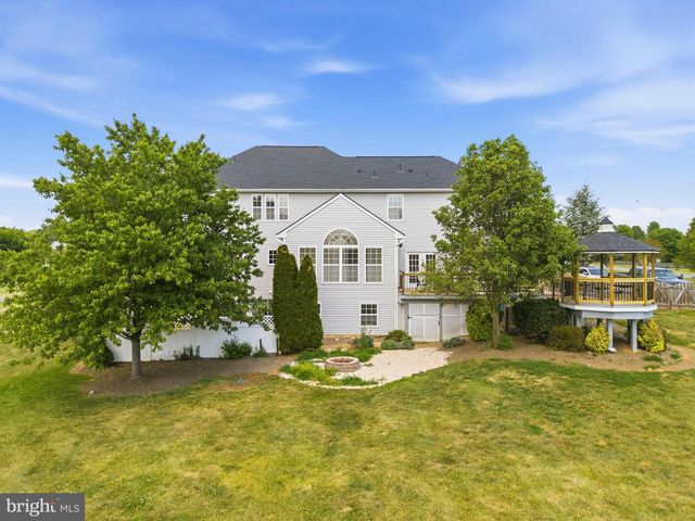 300 SPRUCE HILL WAY, Charles Town, WV 25414