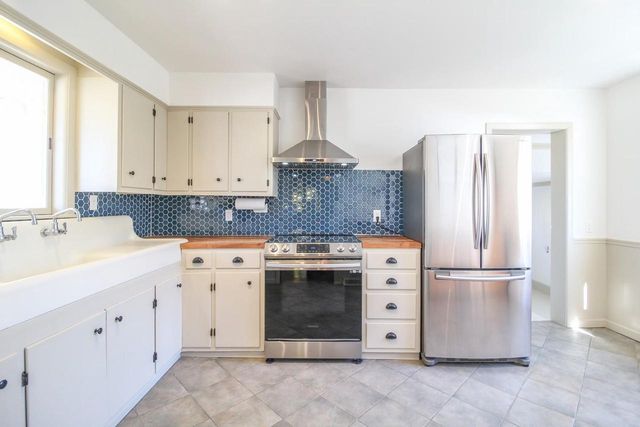 109 S HIGH Street, Cambridge, WI 53523