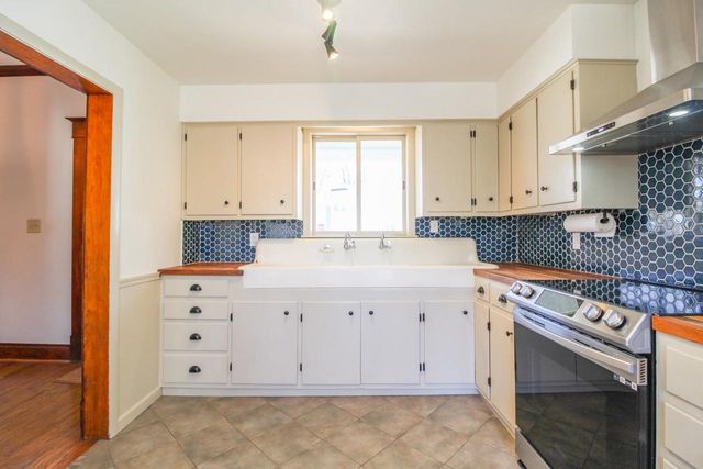 109 S HIGH Street, Cambridge, WI 53523