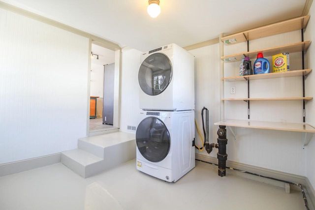 109 S HIGH Street, Cambridge, WI 53523