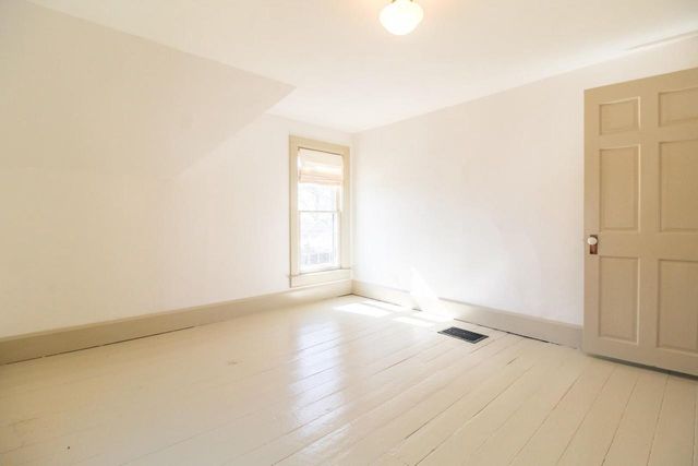 109 S HIGH Street, Cambridge, WI 53523