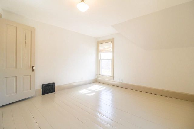 109 S HIGH Street, Cambridge, WI 53523