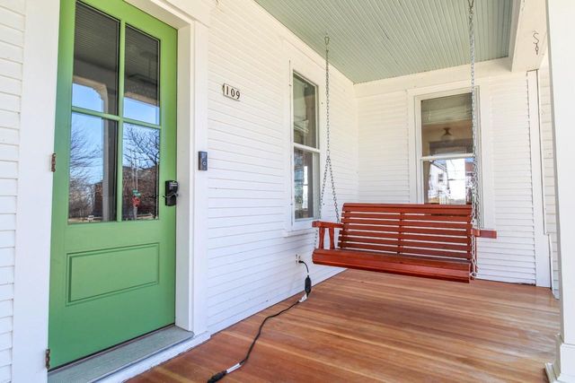 109 S HIGH Street, Cambridge, WI 53523