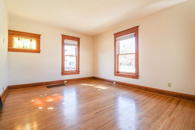 109 S HIGH Street, Cambridge, WI 53523