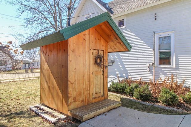 109 S HIGH Street, Cambridge, WI 53523