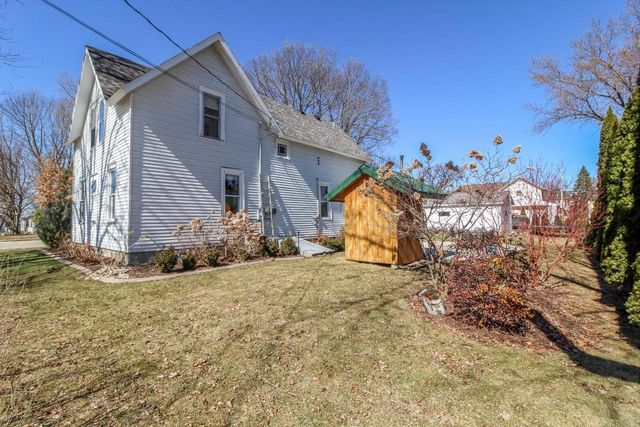 109 S HIGH Street, Cambridge, WI 53523