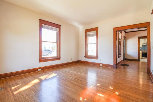 109 S HIGH Street, Cambridge, WI 53523