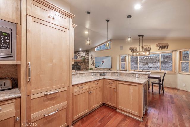 842 Silver Tip, Big Bear Lake, CA 92315