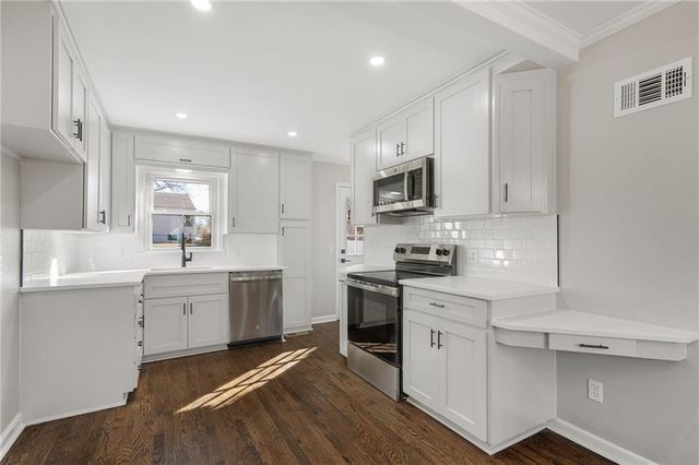 5535 Rosewood Street, Roeland Park, KS 66202