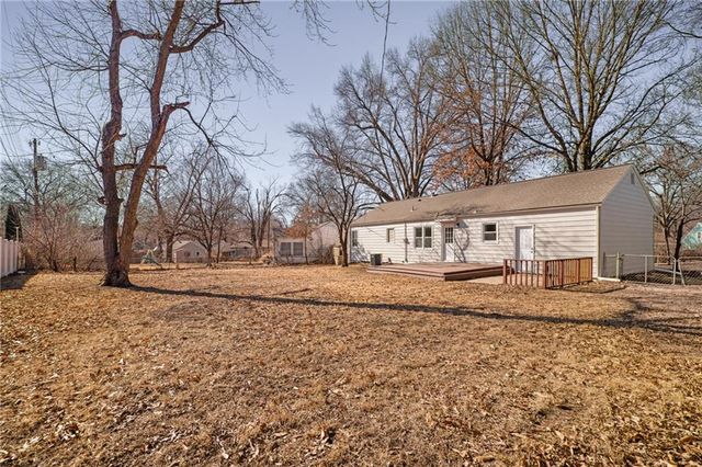 5535 Rosewood Street, Roeland Park, KS 66202