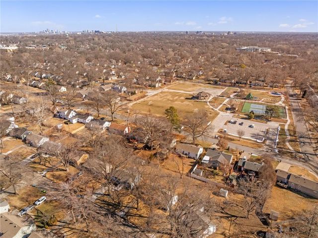 5535 Rosewood Street, Roeland Park, KS 66202