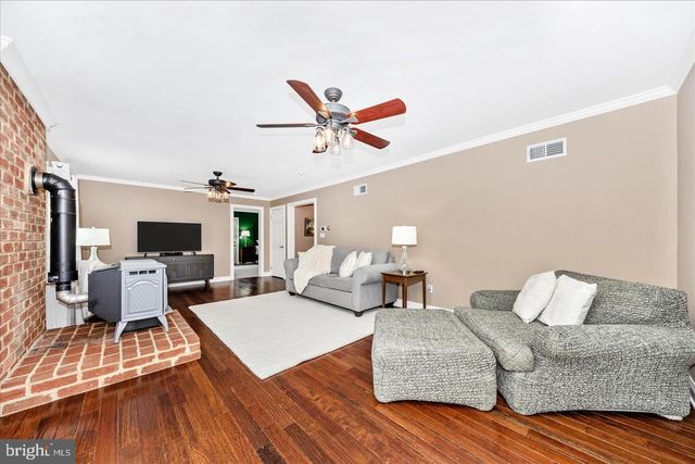 15810 SPADE RD, Hagerstown, MD 21740