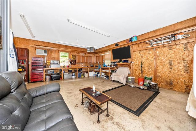 15810 SPADE RD, Hagerstown, MD 21740
