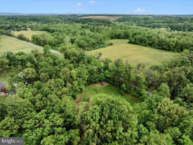 15810 SPADE RD, Hagerstown, MD 21740