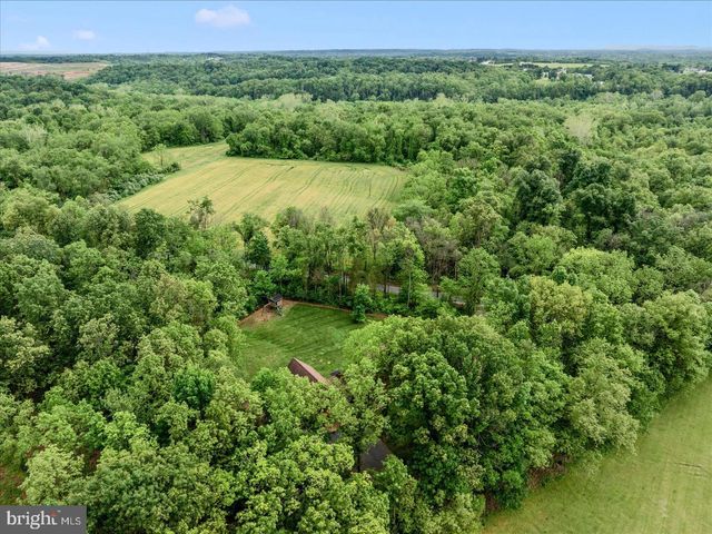 15810 SPADE RD, Hagerstown, MD 21740