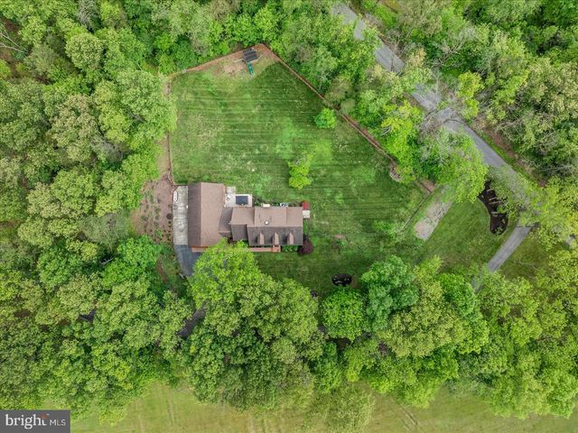 15810 SPADE RD, Hagerstown, MD 21740