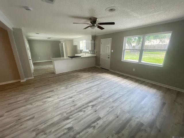 5202 Bangor Dr, Baton Rouge, LA 70814
