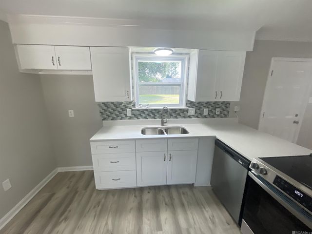 5202 Bangor Dr, Baton Rouge, LA 70814