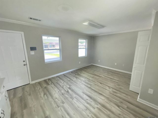 5202 Bangor Dr, Baton Rouge, LA 70814
