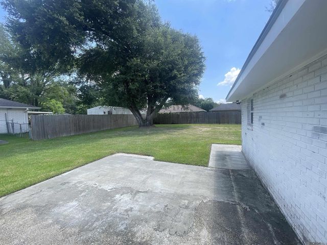 5202 Bangor Dr, Baton Rouge, LA 70814