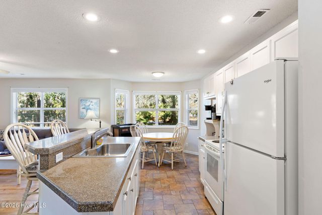 3030 Marsh Winds Circle Unit 102, Southport, NC 28461