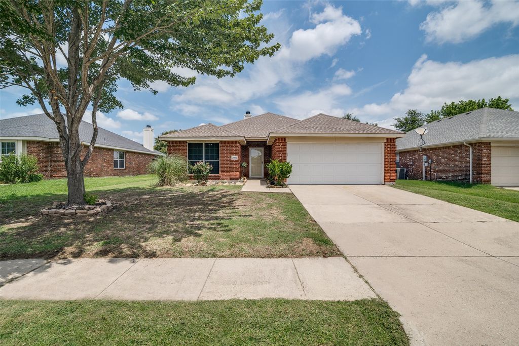 2800 Spencer Circle, Royse City, TX 75189