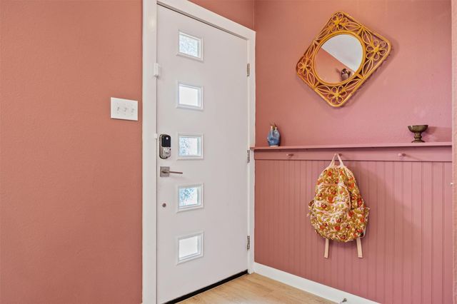 8605 Putnam DR 202, Austin, TX 78757