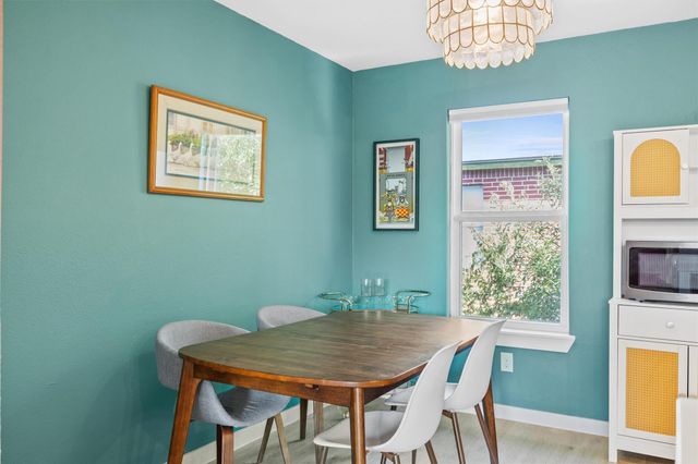 8605 Putnam DR 202, Austin, TX 78757