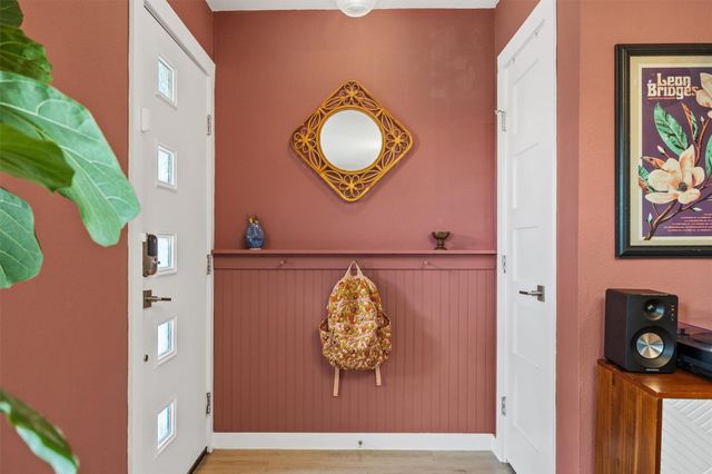 8605 Putnam DR 202, Austin, TX 78757