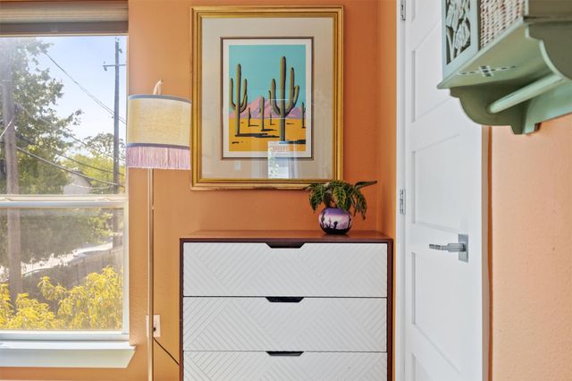 8605 Putnam DR 202, Austin, TX 78757