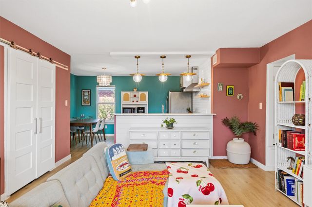 8605 Putnam DR 202, Austin, TX 78757