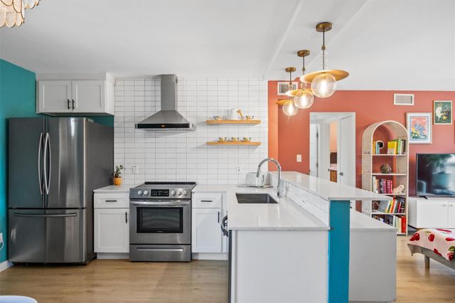 8605 Putnam DR 202, Austin, TX 78757