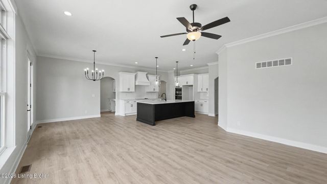 7902 Trading Post Ct, Louisville, KY 40291