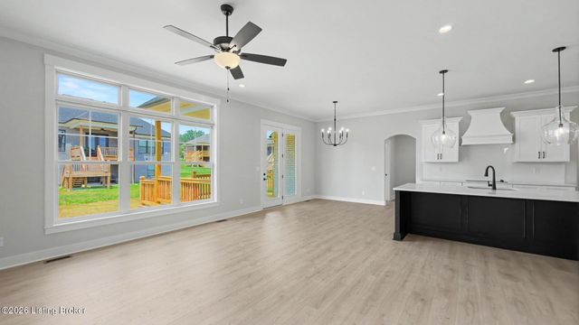 7902 Trading Post Ct, Louisville, KY 40291