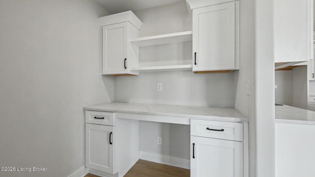 7902 Trading Post Ct, Louisville, KY 40291