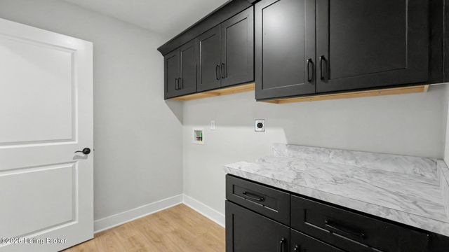 7902 Trading Post Ct, Louisville, KY 40291