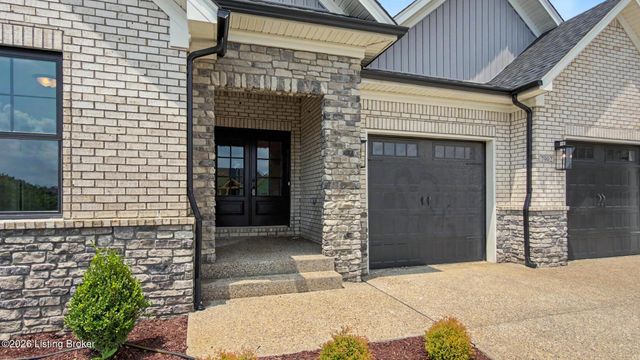 7902 Trading Post Ct, Louisville, KY 40291