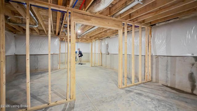 7902 Trading Post Ct, Louisville, KY 40291
